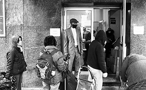 Feeding the Needy : Homeless : Street Life : New York : Personal Photo Projects : Photos : Richard Moore : Photographer